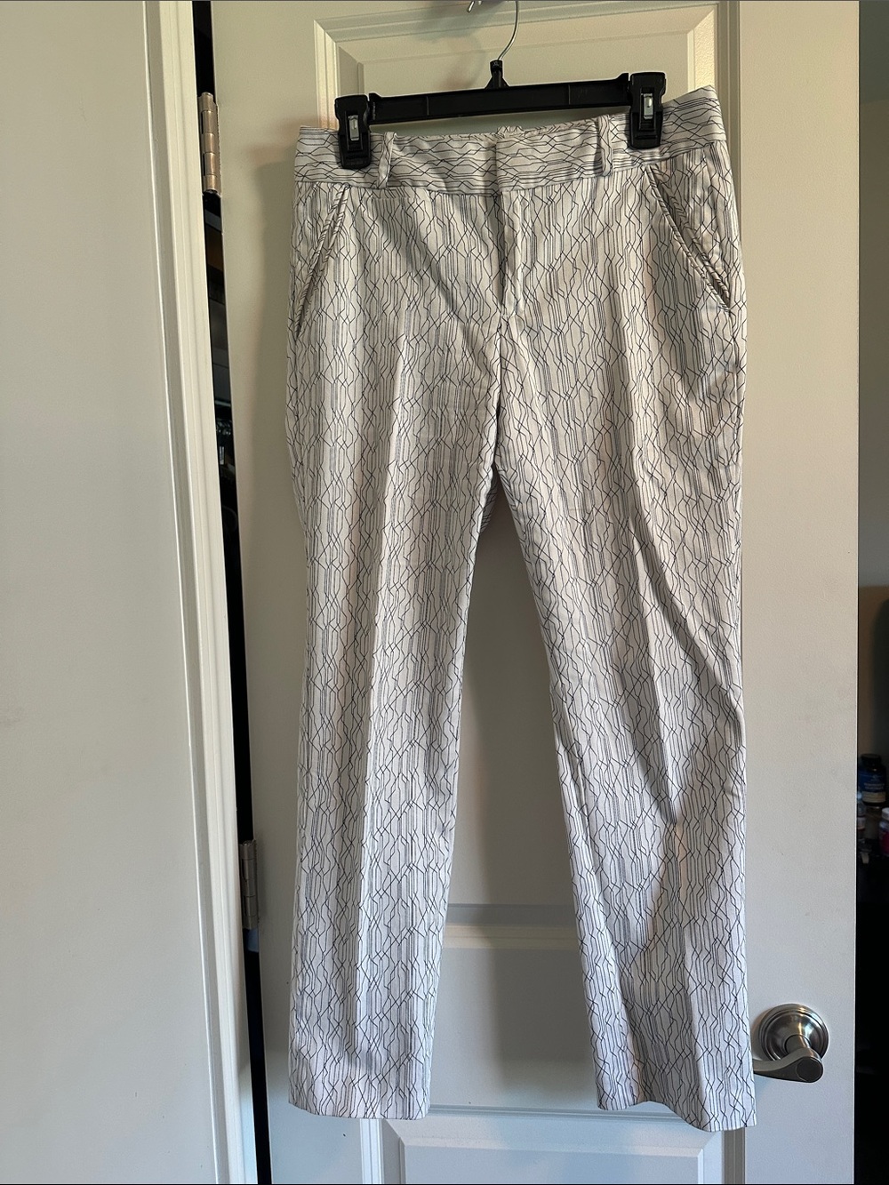 Calvin Klein women’s White Patterned Casual Pants